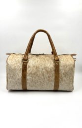 Borsa da viaggio in pelle e pelliccia naturale fatta a mano – Borsone artigianale “Apex” da 46 cm e borsa da fine settimana unisex unica