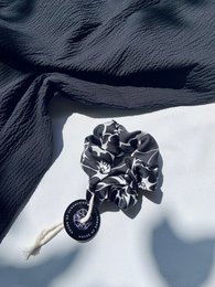 Scrunchie - Black/White Flowers - Recycelt