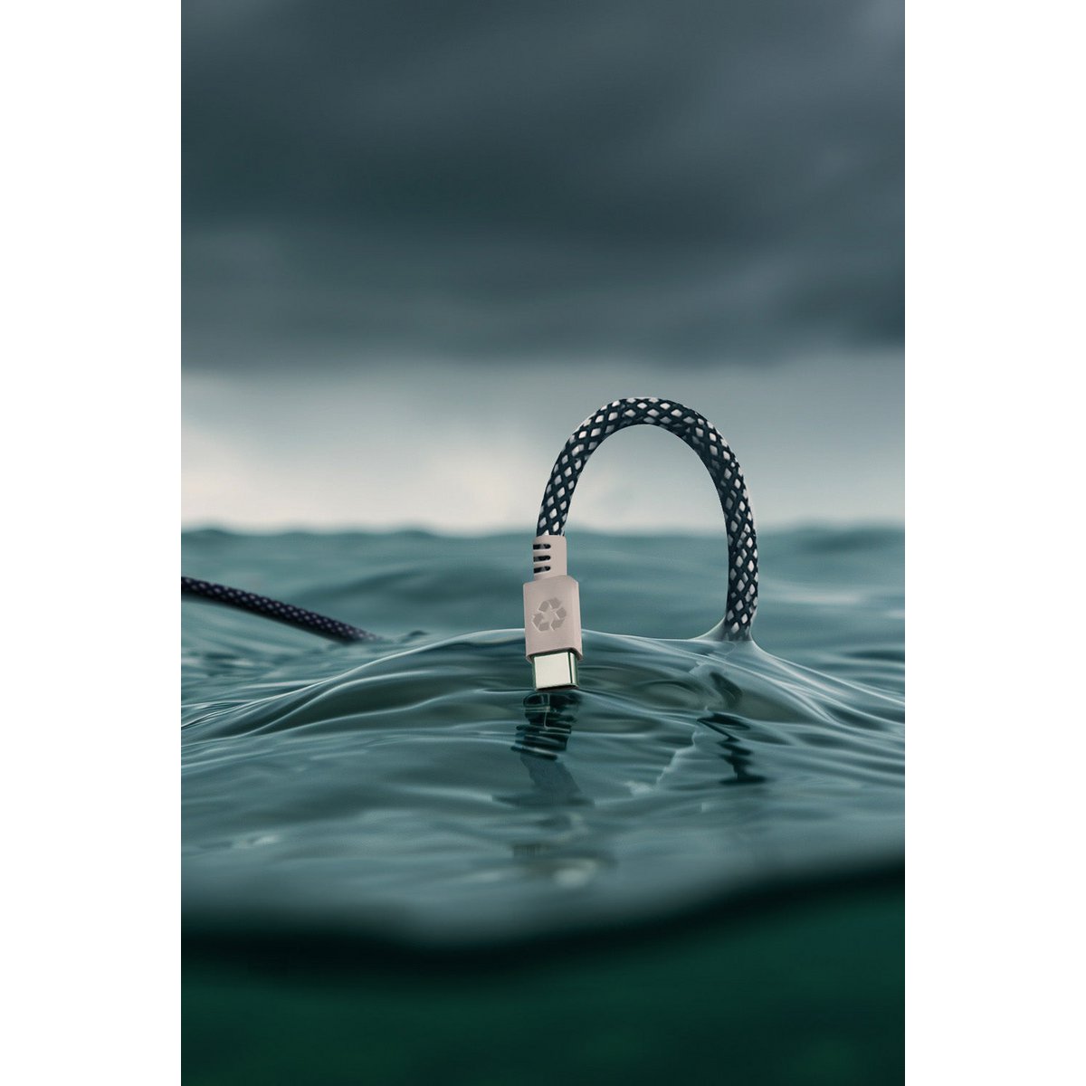 USB Zeeblauw · Type C · 100W · 2 meter · Gemaakt van gerecyclede visnetten