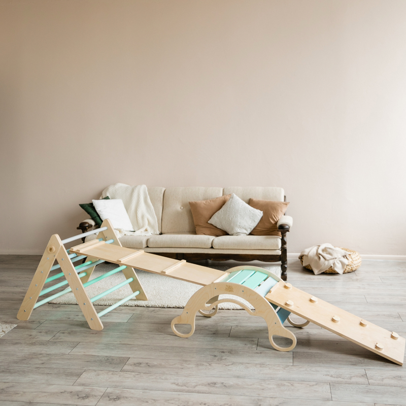 Großes Set - Pikler Dreieck + 2 Rutschen/Kletterleitern + Balancewippe