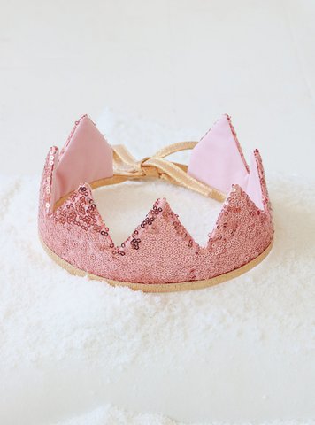 Märchenkrone „Rosa Pailletten“.