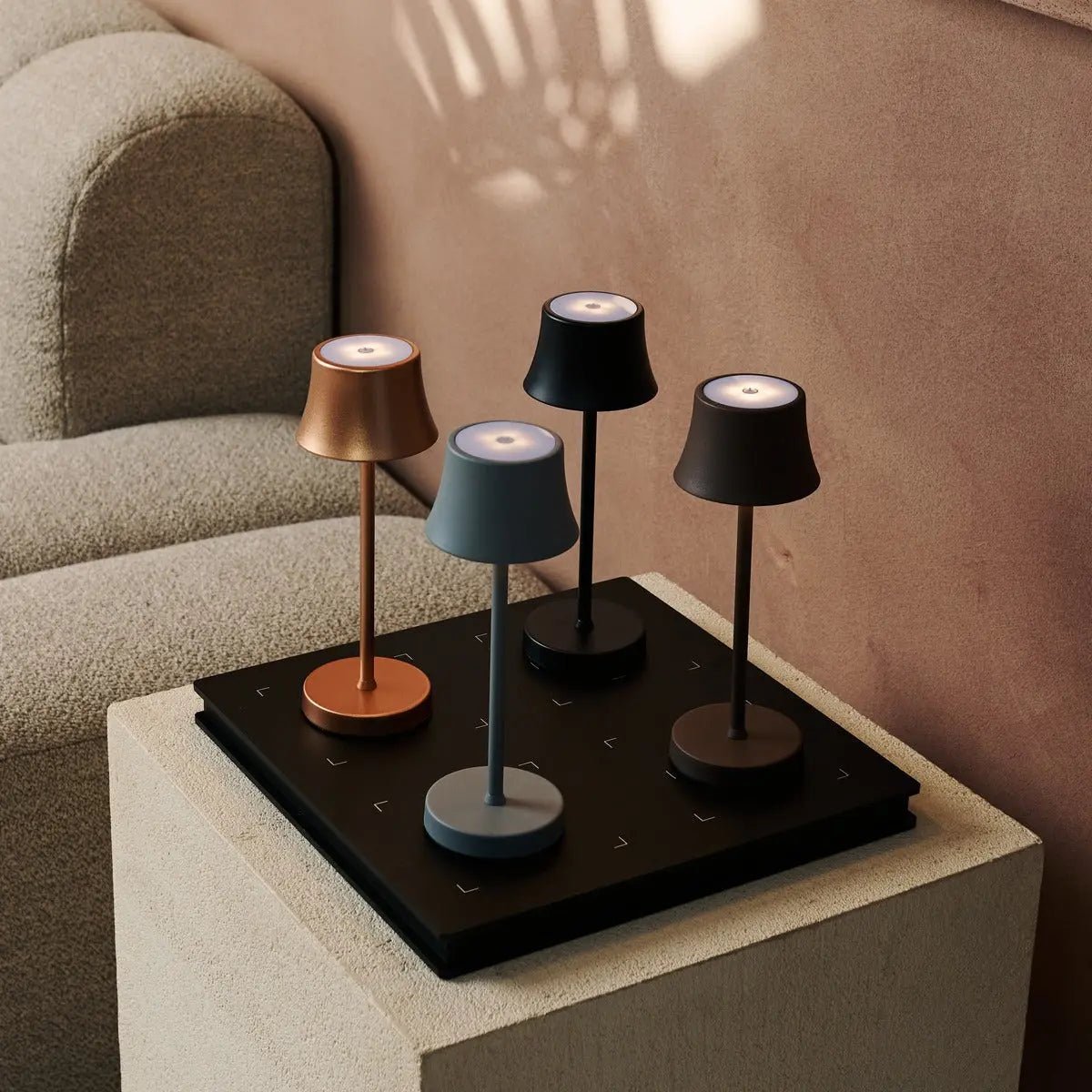Amstel Station Professional Wireless Charging Station