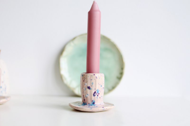Gesprenkelter rosa Kerzenständer + Kerze