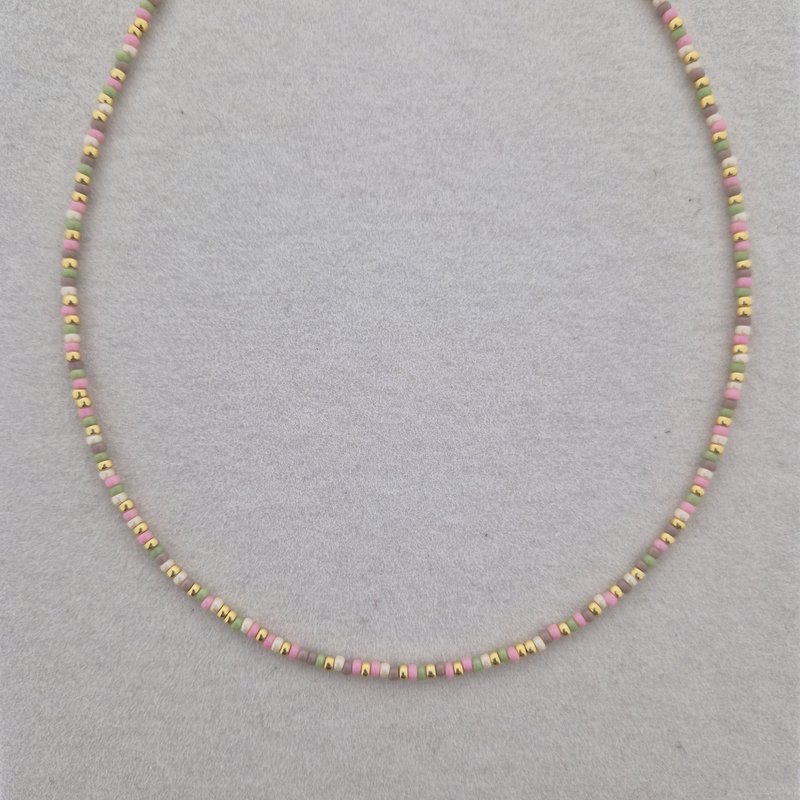 Collier court en perles Miyuki | Vert, marron, rose