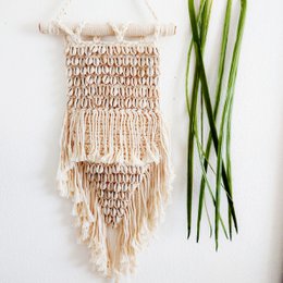 Macrame en schelpen boho wanddecoratie