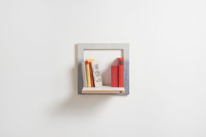 Fläpps Shelf 40x40-1 - Fading Grey by Monika Strigel