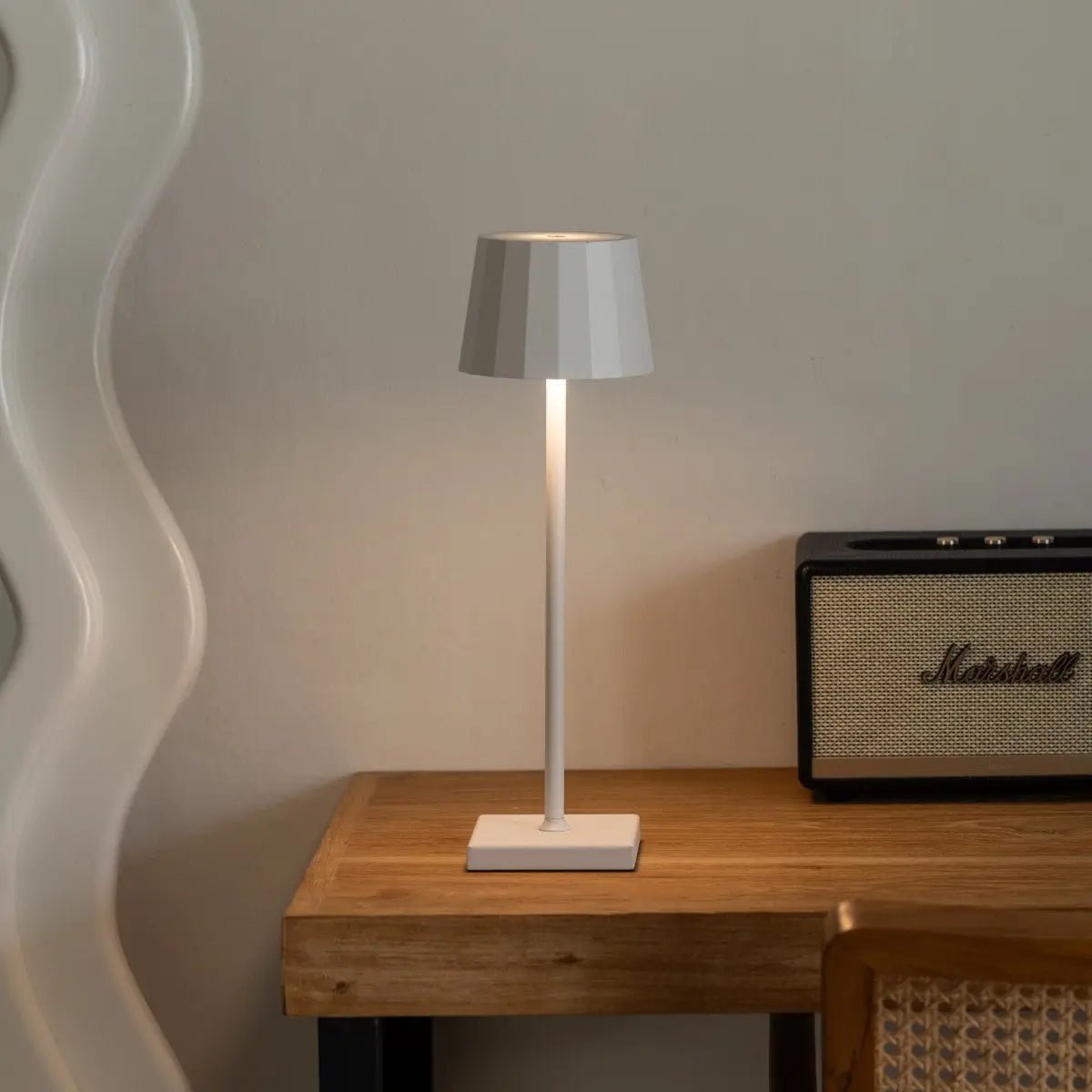 William White Rechargeable Table Lamp