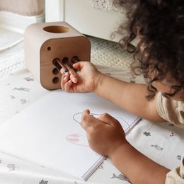 Stiftehalter für Kinder aus Holz "creative cube"
