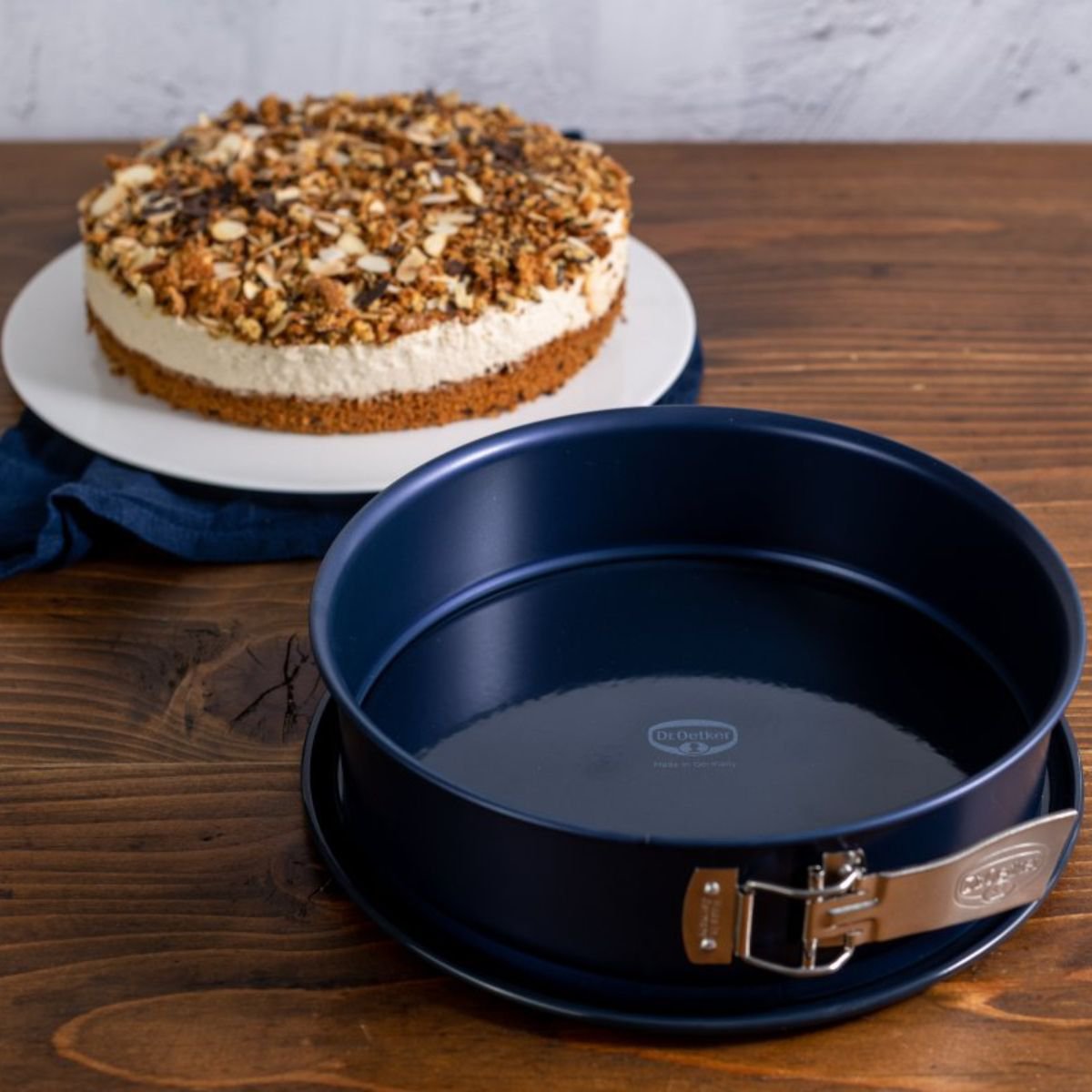 Stampo per torta da 30 cm e stampo a cerniera da 26 cm in smalto Dr. Oetker Back Liebe