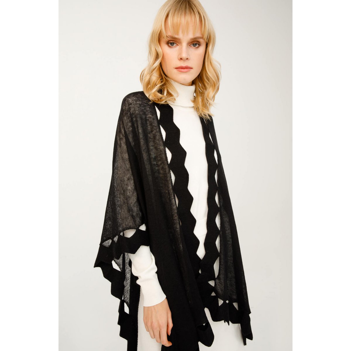 Caria Poncho Black