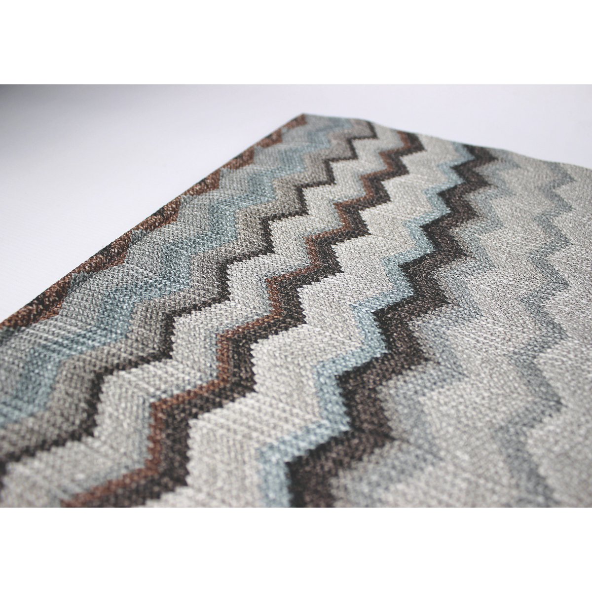 Tunk Runner Zigzag Pattern Blue Grey 150 cm in pelle sintetica