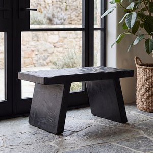 Mangohouten kruk/bijzettafel zwart