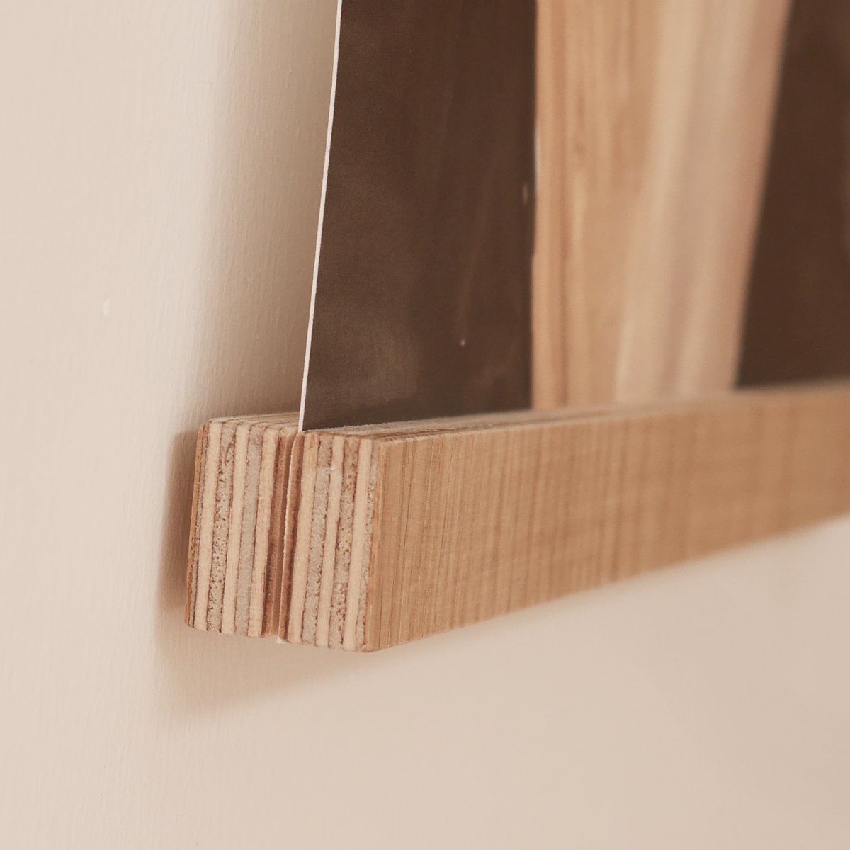 Cornice per appendere poster e stampe con calamite. Lunghezza 15 cm → EL MARC