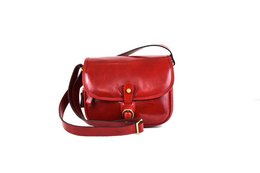  Red leather shoulder bag, classic structured design, adjustable strap, vintage style messenger bag