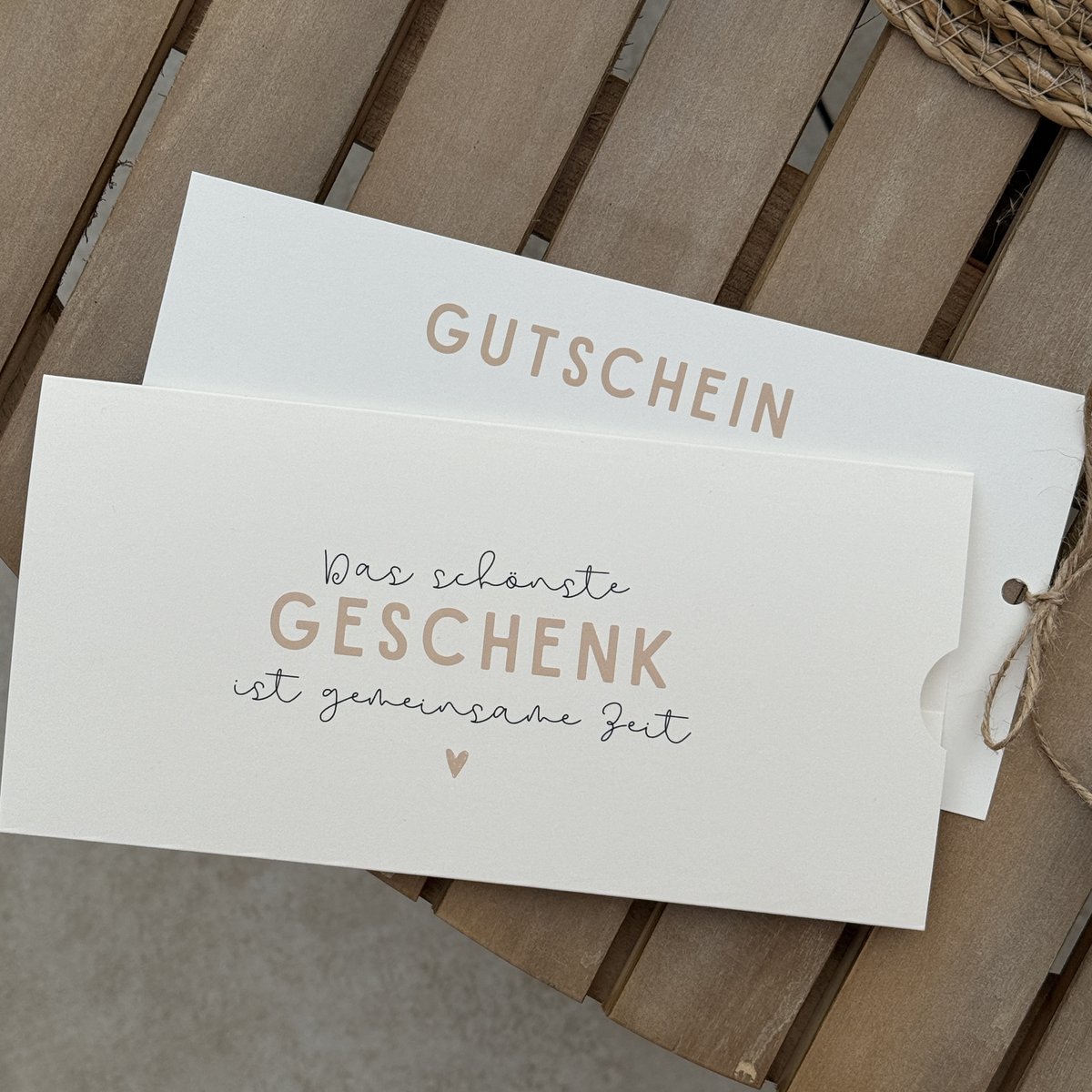 Vouchers met beschrijfbare binnenkant | Voucher voor tijd samen, individuele, bijzondere, natuurlijke kleuren met koord in DIN lang formaat