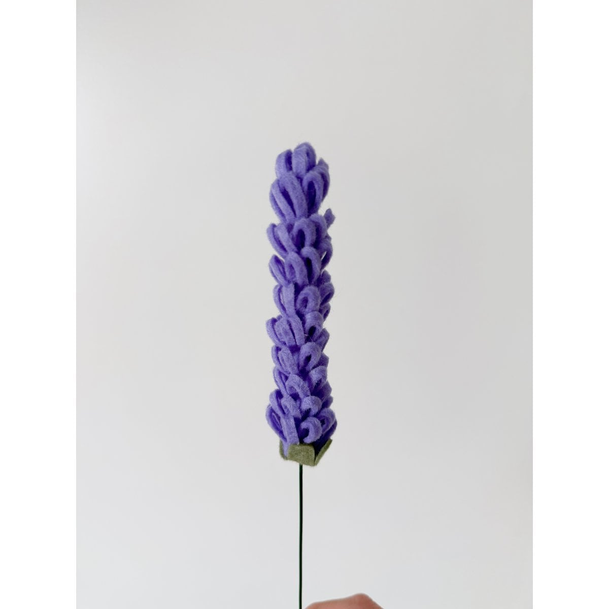 Centre de lavande de fleur en feutre violet