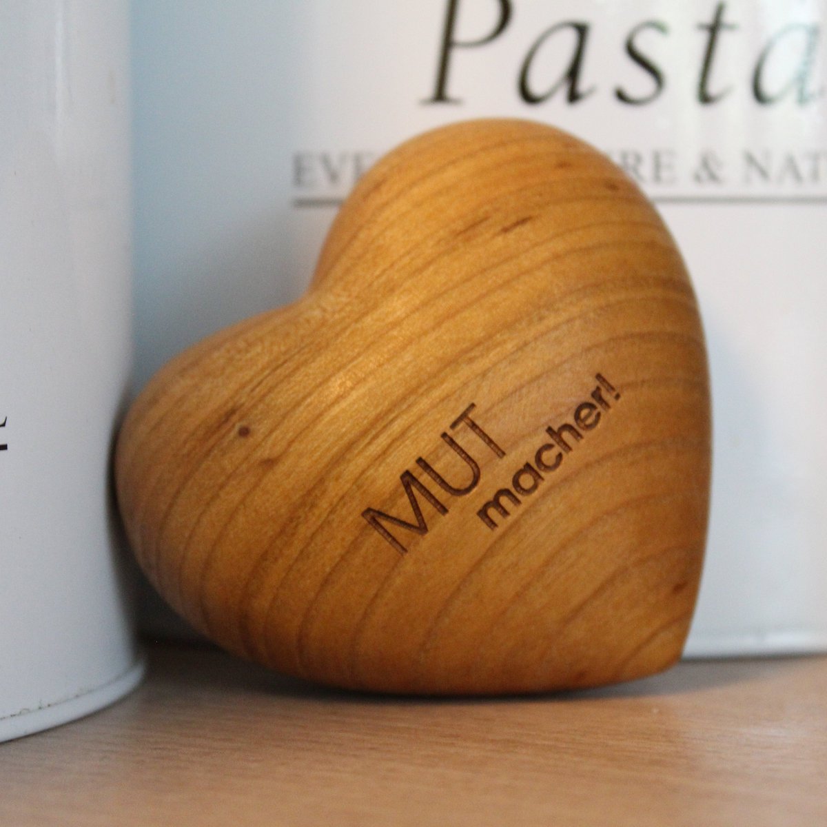 Thankgoods wooden heart MUTmacher!