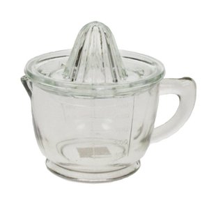 Messbecherglas mit Entsafter