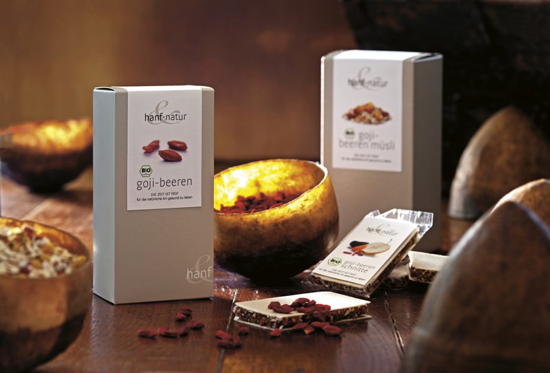 Hemp muesli with goji berries