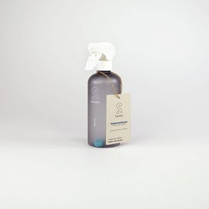Glass and Mirror Cleaner, bottle and tablet