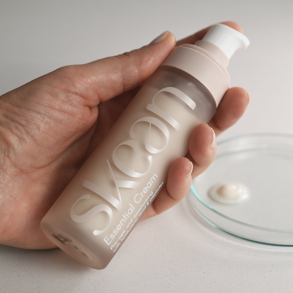 Anti-aging vochtinbrengende crème met hyaluronzuur en peptiden