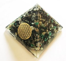 Small Orgonite Pyramide Chrysocolla Flower of Life