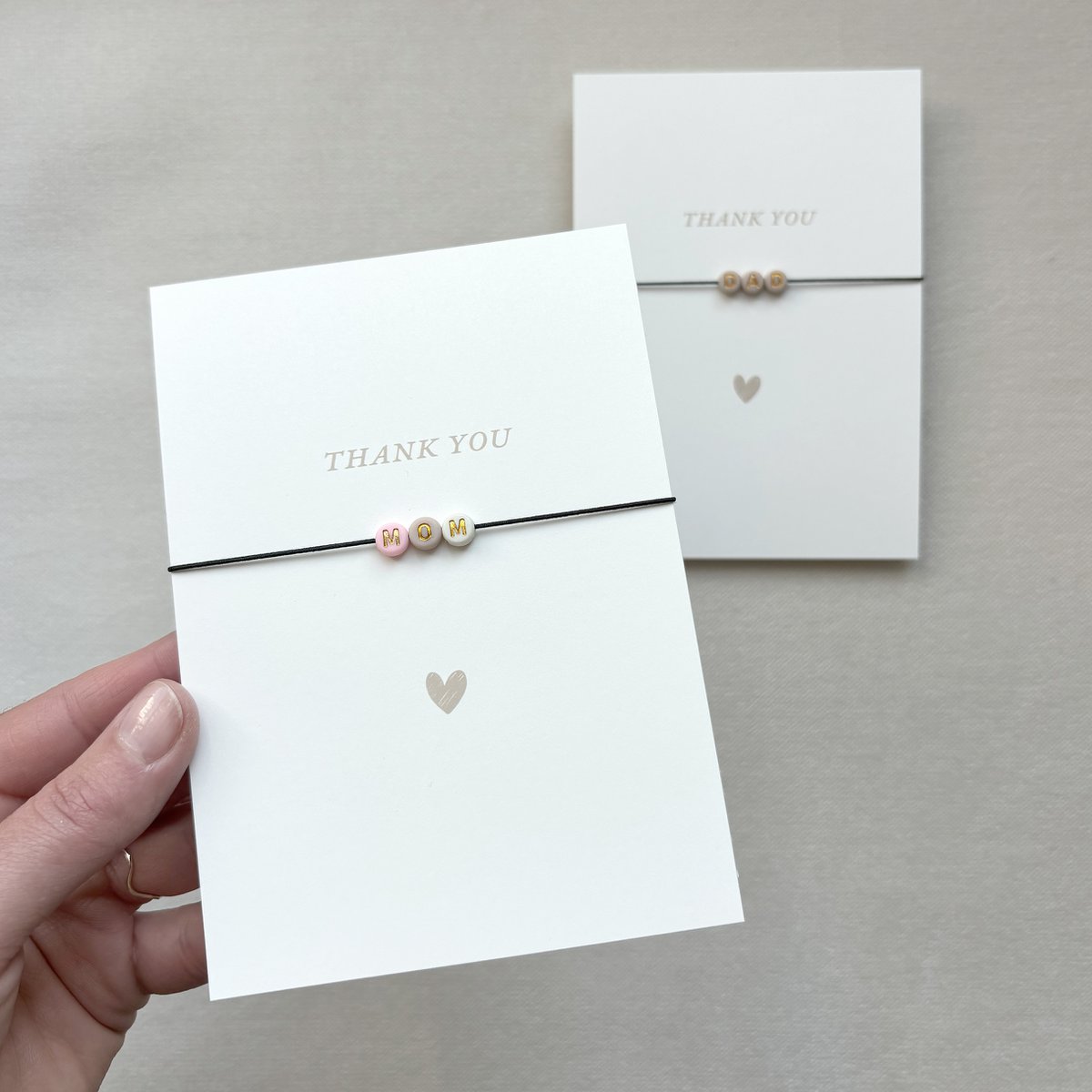 Karte "Thank You - MOM" – Handgemachtes Geschenk, DIN A6 Postkarte, Handmade & minimalistisch (VE = 10 Stück) 