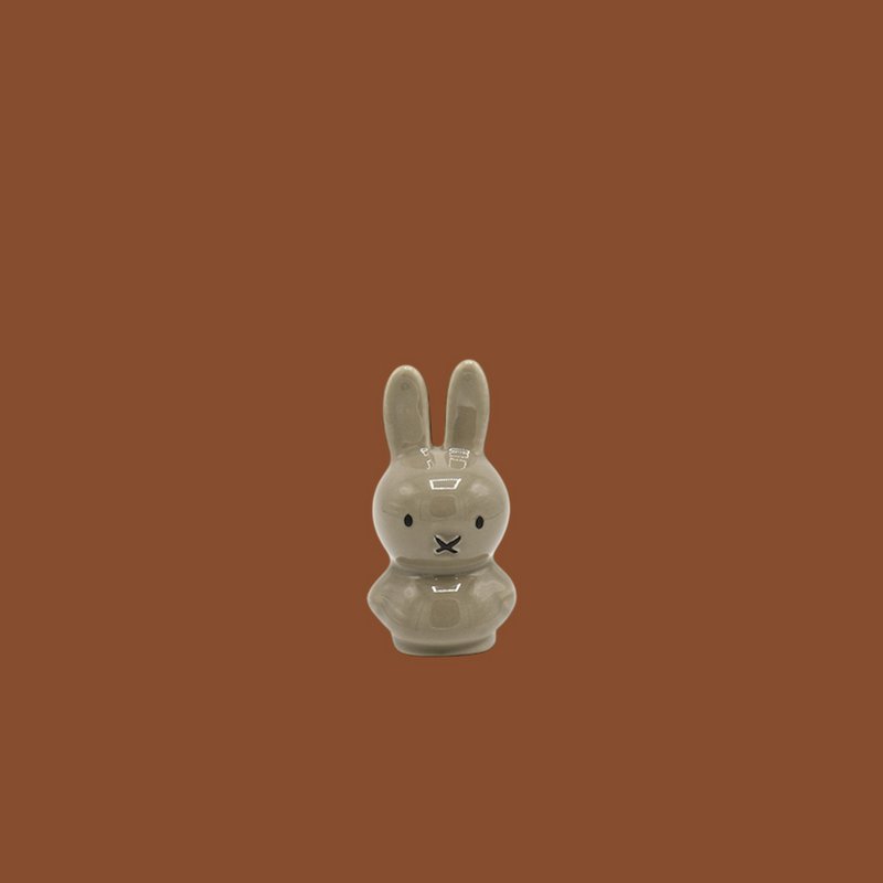 Mini Miffy, GRÅ