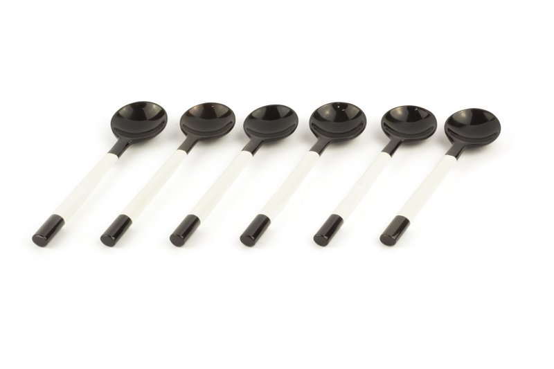 Set van 6 ronde theelepels ivoorkleurig gelakt handvat