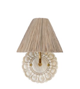 Wandleuchte aus Holz & Bast