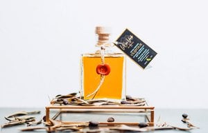L'Oro Verde Di Puglia - Olive Oil Garlic - First Press - from Italy - 250ML - Extra Virgin - Superior Quality