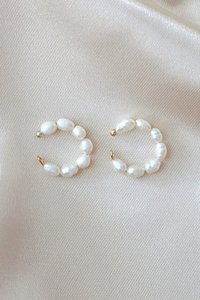 "Parelachtige schatjes" | 18K Zoetwaterparel oorboeien (paar)