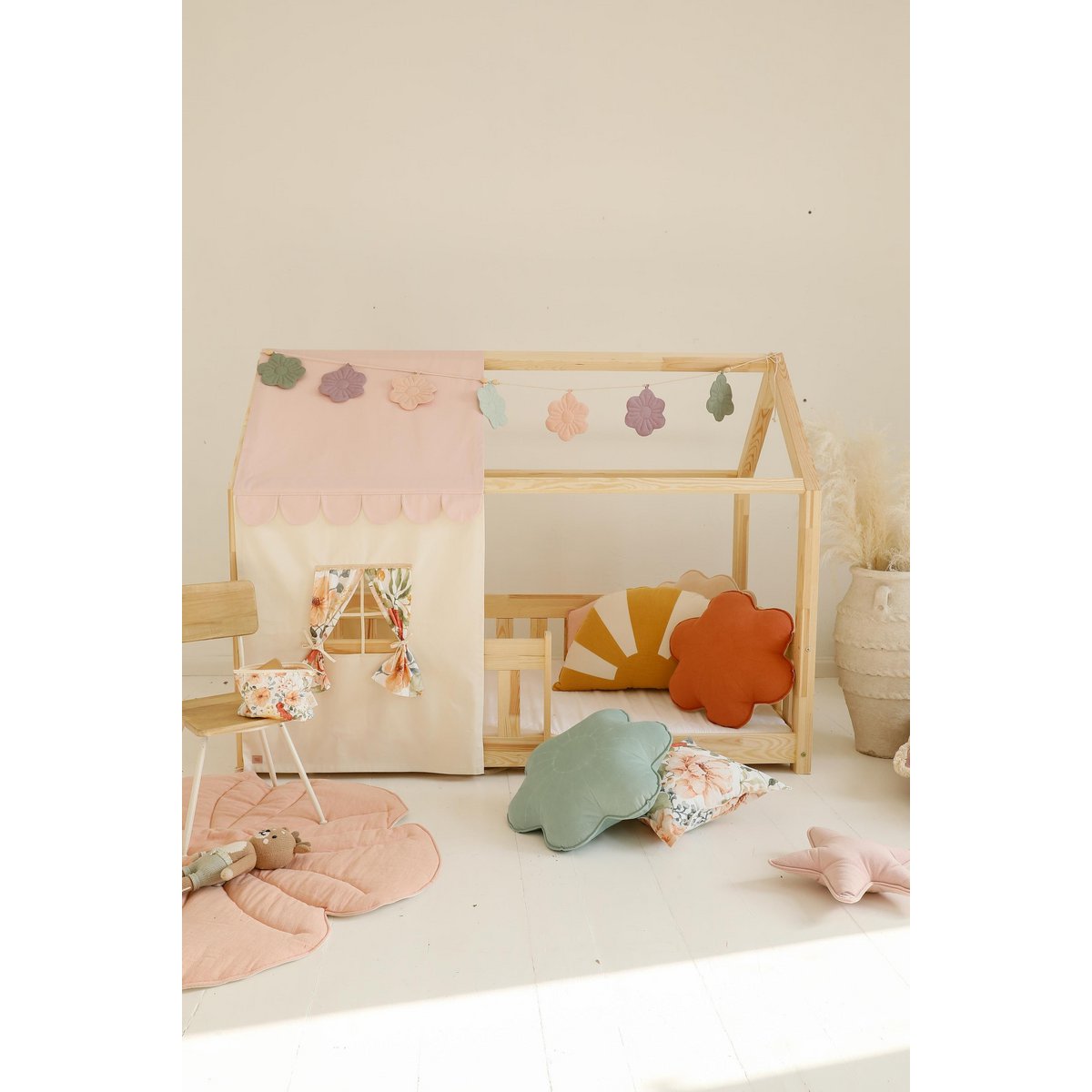 Canopy over bed in the shape of a house "Pink", baby crib house, Decoration for boys's room, personalized baby houses baldachin