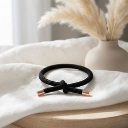 Bracciale con nodo dorato Nero