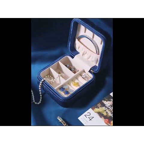 Vintage-Inspired Portable Velvet Travel Jewelry Box