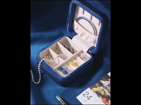 Vintage-Inspired Portable Velvet Travel Jewelry Box