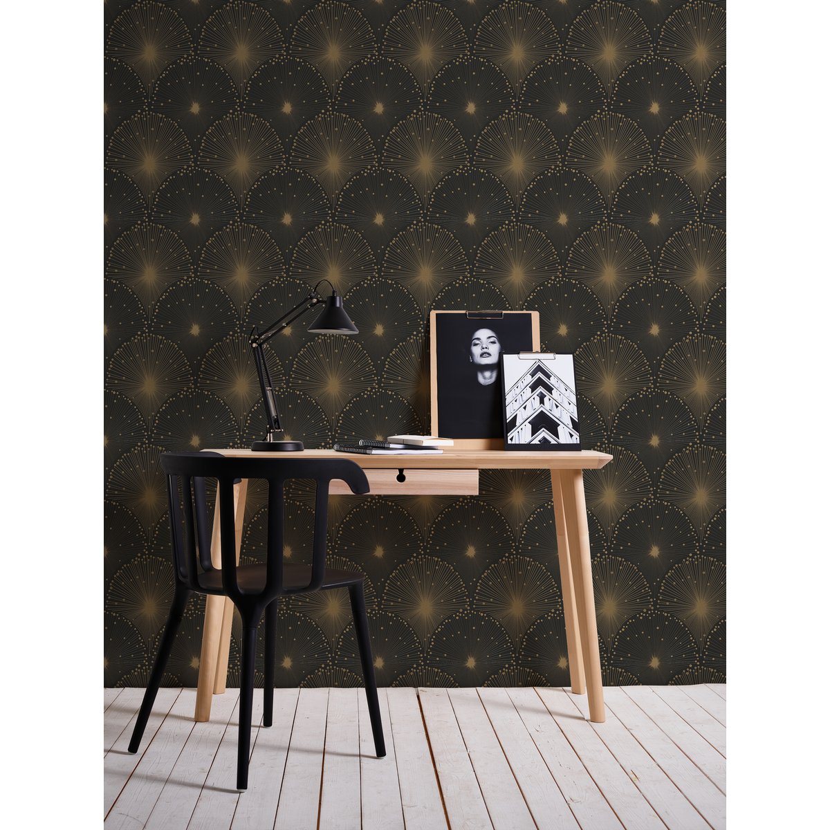 Papel pintado Art Déco con efecto metálico.