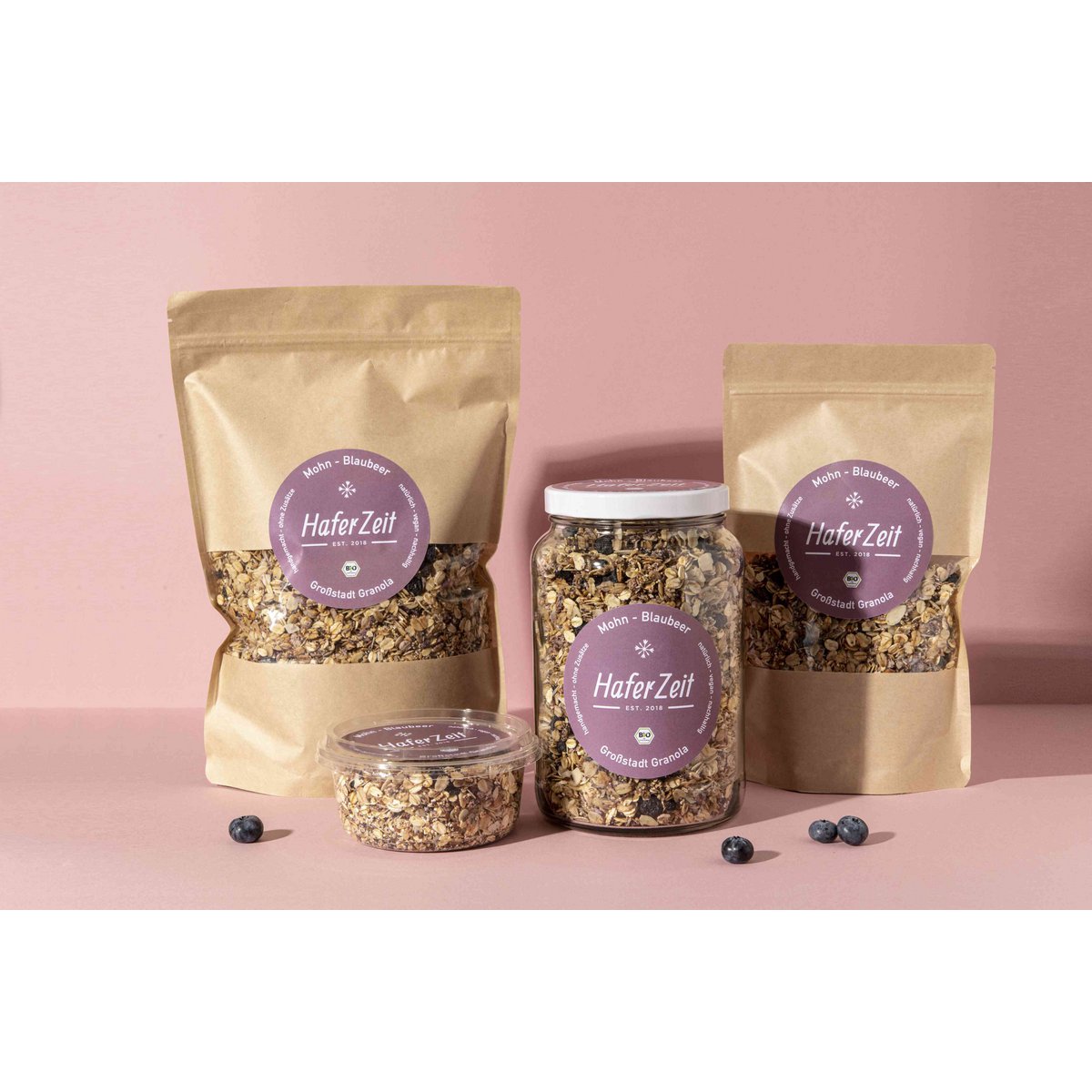 Biologische granola van maanzaad en bosbessen