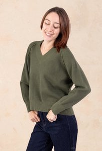 Langärmeliger, gerippter Strickpullover mit V-Ausschnitt – Viskose – 1336