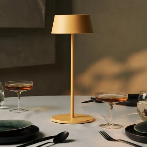 Hugo Bernsteingelbe wiederaufladbare Tischlampe