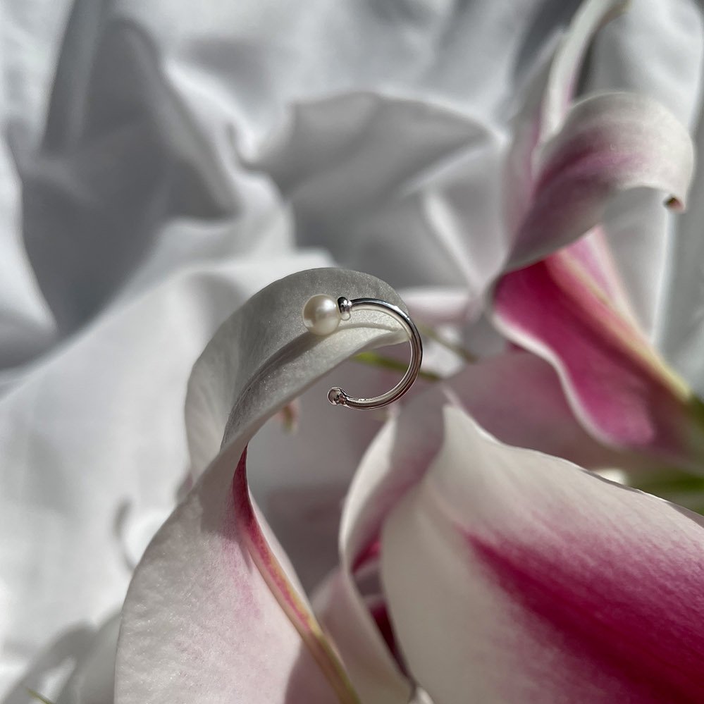 One Pearl Ear Cuff - Zilver