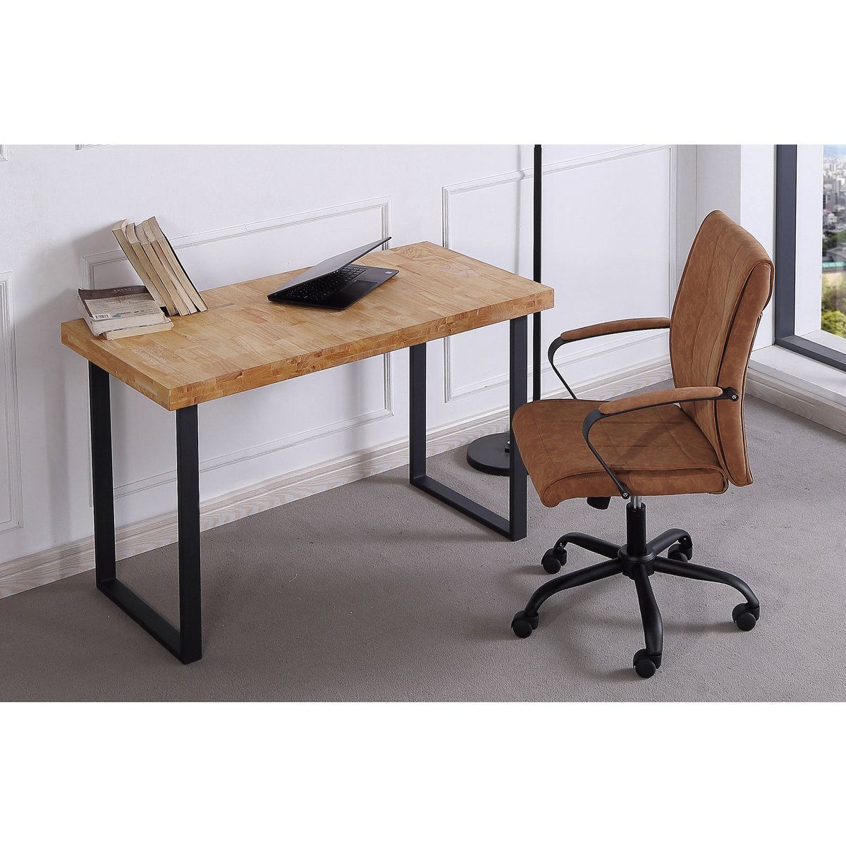 NATURLIG NORDISK EG STUDIEBORD / SORT. OK1183 (8444)