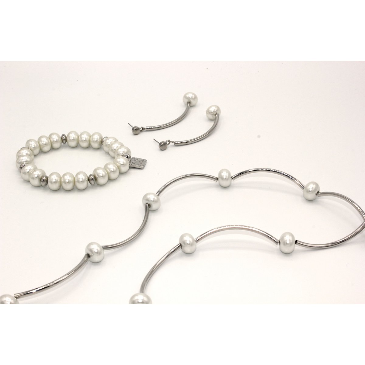 Madadeni Pearl Bracelet
