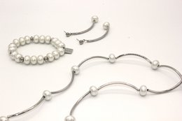 Madadeni Pearl Bracelet