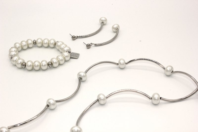 Madadeni Pearl Bracelet