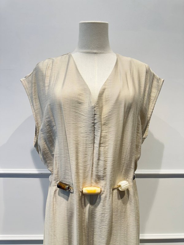 Lang Jumpsuit-kjole med perlebælte - VISCOSE - 8800