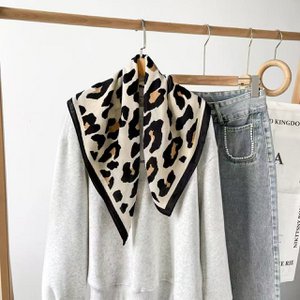 Chic Leopard Schal Urban Elegance 70x70