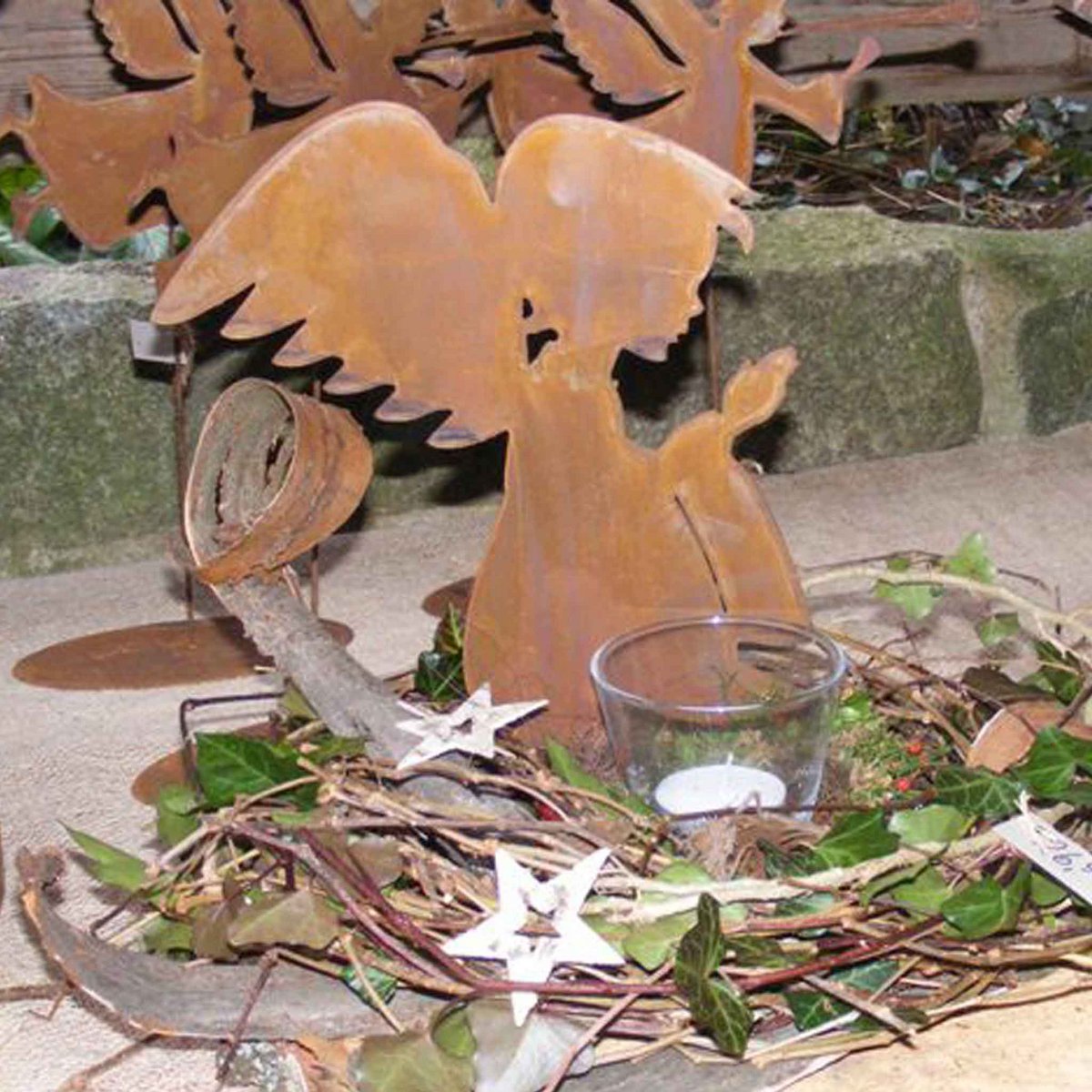 Metal Christmas decoration angel praying | on base plate or on rod | Patina decoration for Christmas