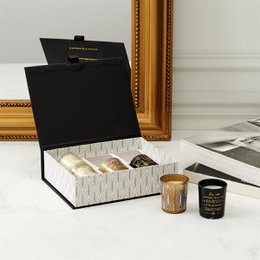 Cadeaubox met 6 Geurkaarsen - Luxe Kaarsen set voor Ontspanning en Sfeer - Luxe Zwarte Geurkaarsen Cadeauset - Zes-delige Kaarsenset - Geschenkset - Cadeau Geschenk - Cadeaupakket - Zwart