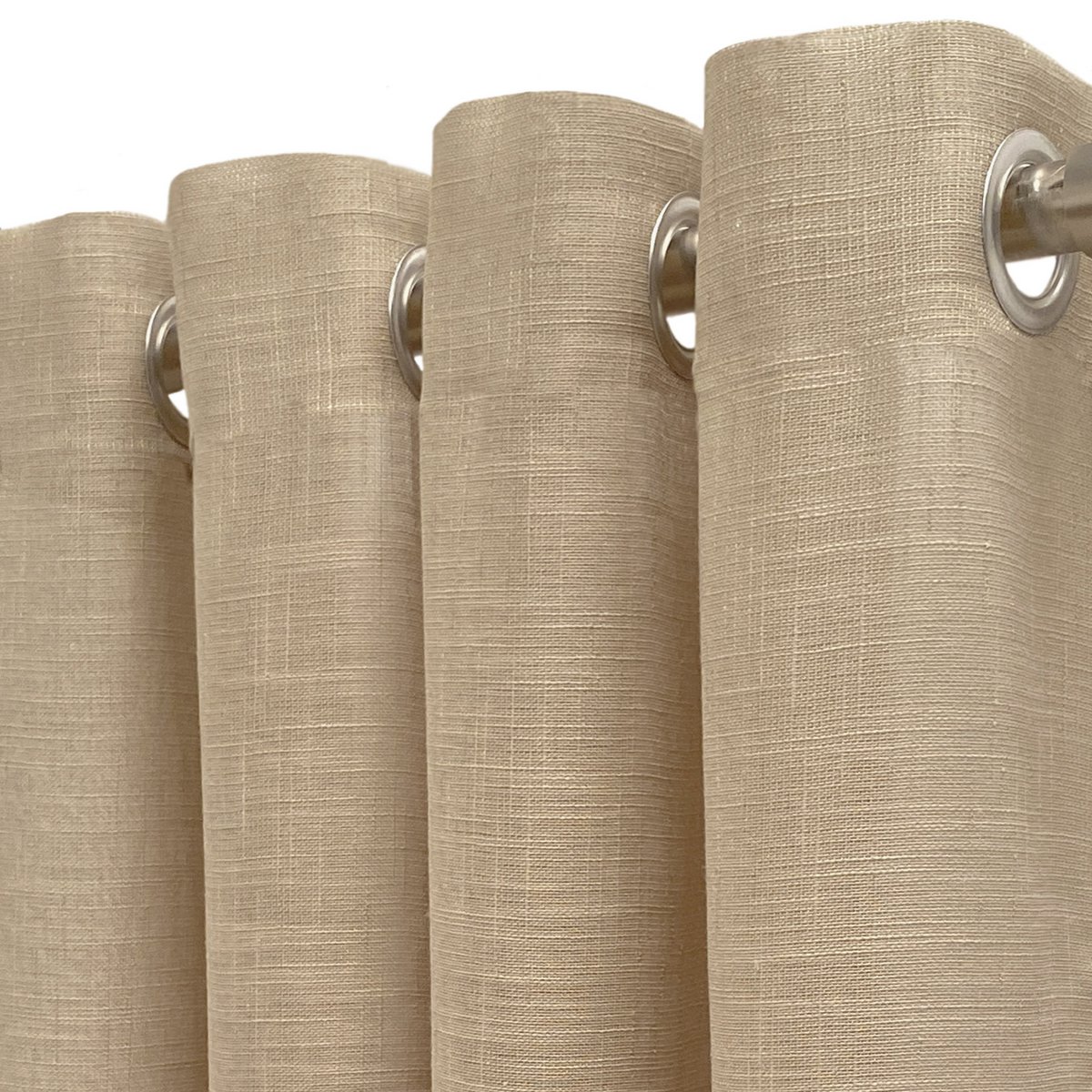 Doorschijnend gordijn gemaakt in oogjes. Kwaliteitsgordijnen gemaakt van gerecyclede materialen. Linnen kleur. Gordijnen voor woonkamer, slaapkamer en keuken.